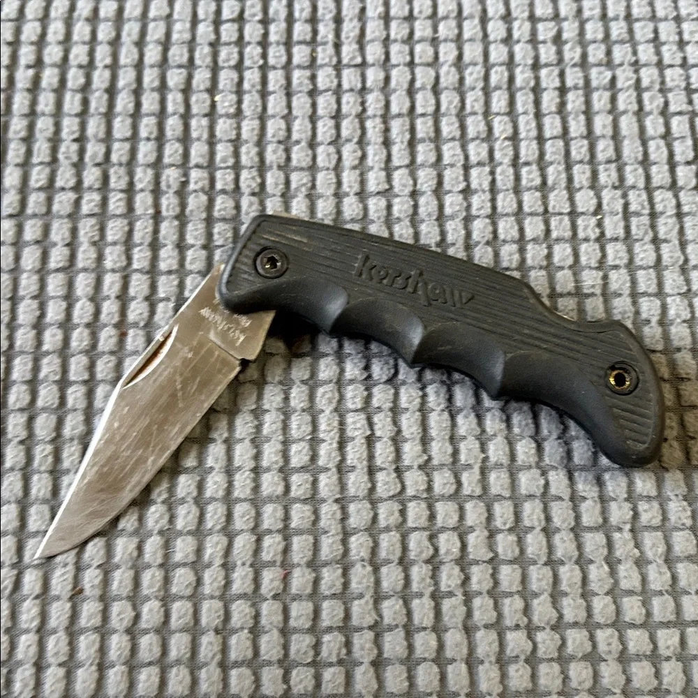 Kershaw Compact Black Folding Pocket Knife with Textured Grip - Picture 2 of 4